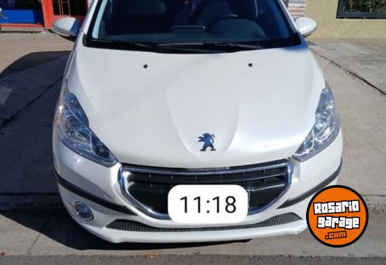 Autos - Peugeot 208 Allure Touchscreen 2016 Nafta 64800Km - En Venta