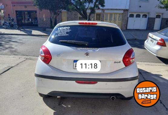 Autos - Peugeot 208 Allure Touchscreen 2016 Nafta 64800Km - En Venta