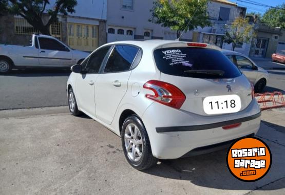 Autos - Peugeot 208 Allure Touchscreen 2016 Nafta 64800Km - En Venta