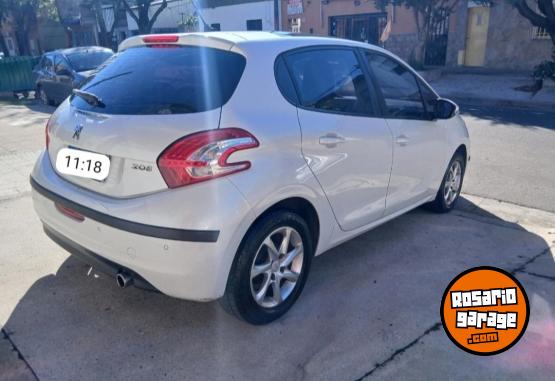 Autos - Peugeot 208 Allure Touchscreen 2016 Nafta 64800Km - En Venta