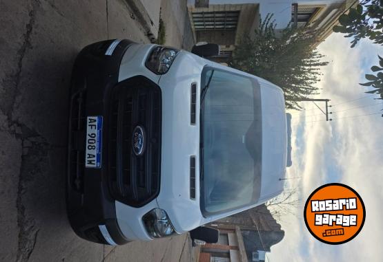 Utilitarios - Ford Transit 2023 Diesel 69000Km - En Venta