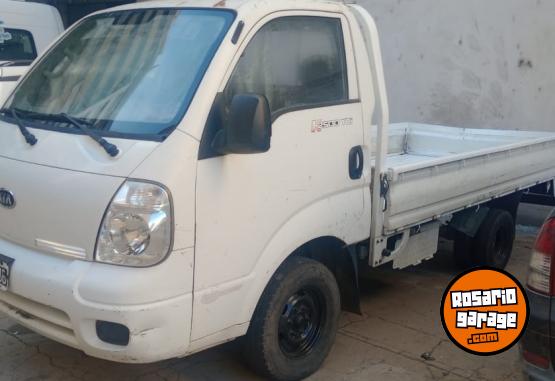 Camiones y Grúas - KIA K 2500 - TCI 2010 - MOTOR 2500. RECTIFICADO A 0KM - CAJA 3MTS - En Venta