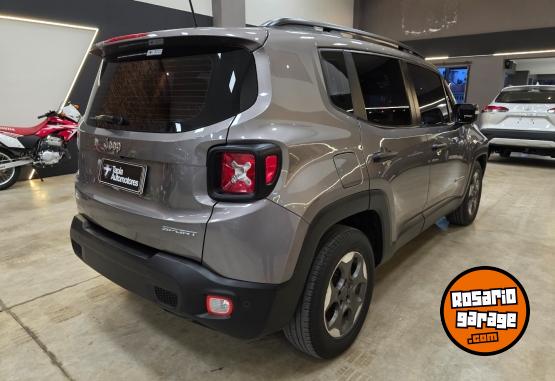 Camionetas - Jeep JEEP RENEGADE SPORT 1.8T 2017 Nafta 75000Km - En Venta