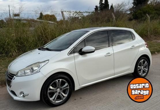 Autos - Peugeot 208 feline 2013 Nafta 139500Km - En Venta