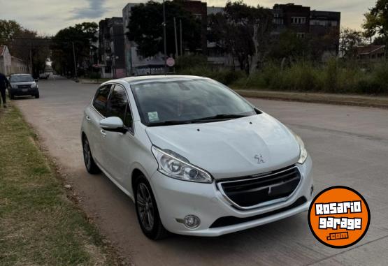 Autos - Peugeot 208 feline 2013 Nafta 139500Km - En Venta
