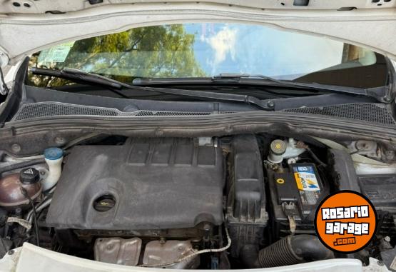 Autos - Peugeot 208 feline 2013 Nafta 139500Km - En Venta