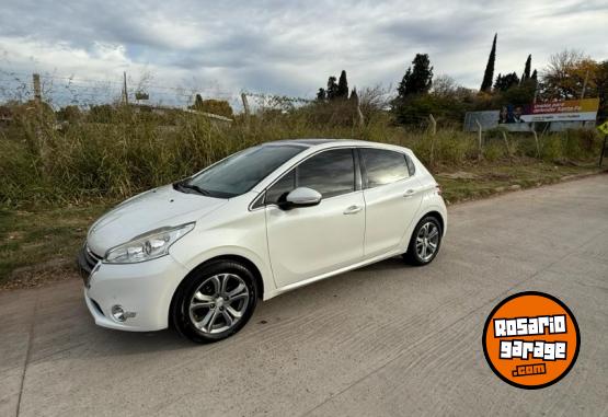 Autos - Peugeot 208 feline 2013 Nafta 139500Km - En Venta
