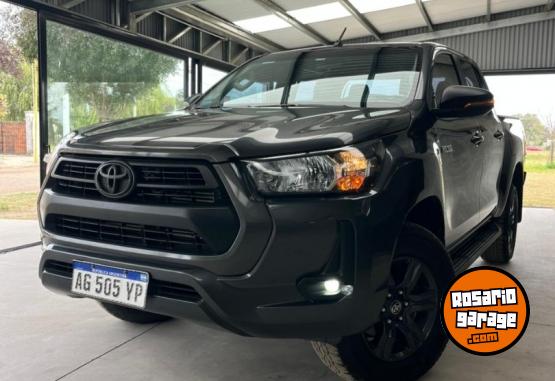 Camionetas - Toyota HILUX SR 2024 Diesel 48000Km - En Venta