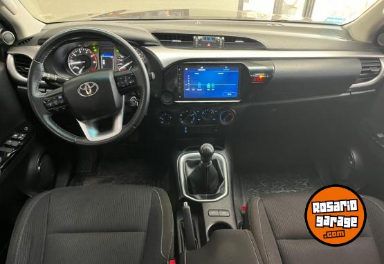 Camionetas - Toyota HILUX SR 2024 Diesel 48000Km - En Venta