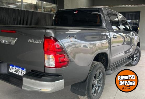 Camionetas - Toyota HILUX SR 2024 Diesel 48000Km - En Venta