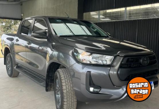 Camionetas - Toyota HILUX SR 2024 Diesel 48000Km - En Venta