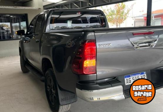 Camionetas - Toyota HILUX SR 2024 Diesel 48000Km - En Venta