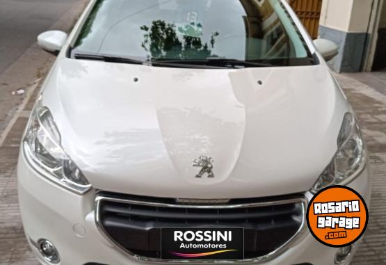 Autos - Peugeot 208 2013 Nafta 130000Km - En Venta