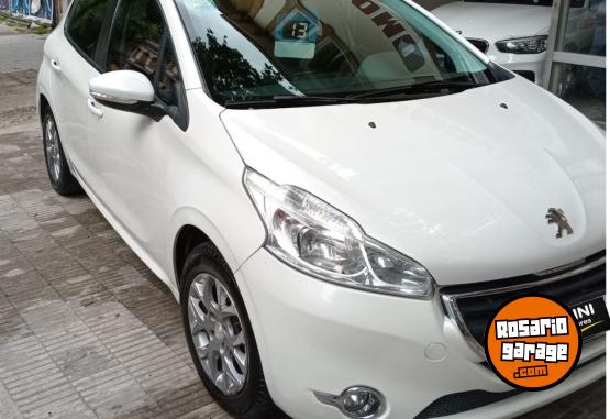 Autos - Peugeot 208 2013 Nafta 130000Km - En Venta