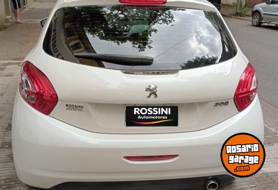 Autos - Peugeot 208 2013 Nafta 130000Km - En Venta