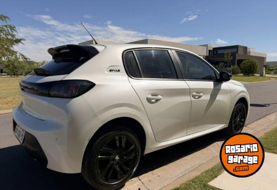 Autos - Peugeot 208 2023 Nafta 37000Km - En Venta