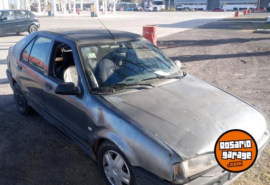 Autos - Renault 19 1994 GNC 500000Km - En Venta