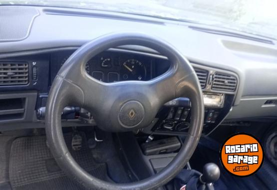 Autos - Renault 19 1994 GNC 300000Km - En Venta