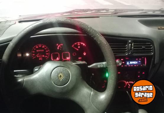 Autos - Renault 19 1994 GNC 300000Km - En Venta