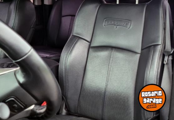 Camionetas - RAM 1500 Laramie 5.7L V8 Hemi 2019 Nafta 68800Km - En Venta