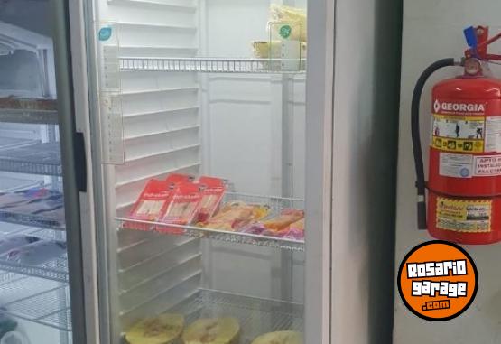 Otros - Heladera Exhibidora Vertical 1Puerta Inelro 470L - En Venta