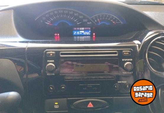 Autos - Toyota Etios xls 4p 2015 Nafta 142000Km - En Venta