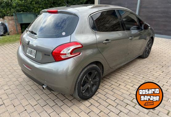 Autos - Peugeot 208 FELINE 2013 Nafta 130000Km - En Venta