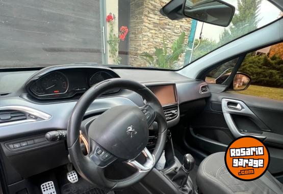 Autos - Peugeot 208 FELINE 2013 Nafta 130000Km - En Venta