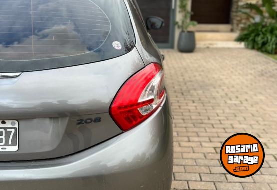 Autos - Peugeot 208 FELINE 2013 Nafta 130000Km - En Venta
