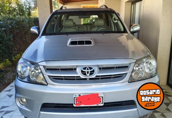 Camionetas - Toyota HILUX SW4 4X4 SRV 3.0 2007 Diesel 186000Km - En Venta