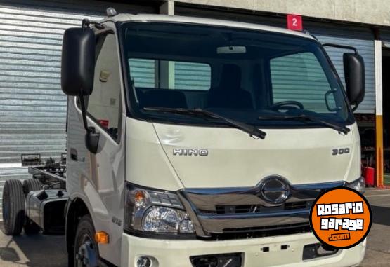 Camiones y Grúas - Hino 816 serie 300 - En Venta