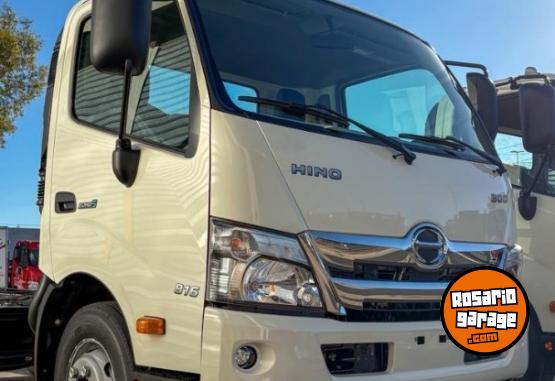 Camiones y Grúas - Hino 816 serie 300 - En Venta