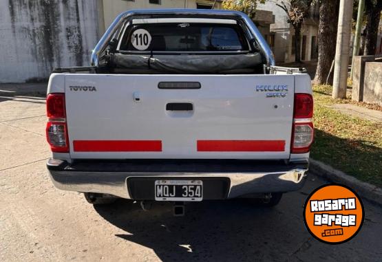 Autos - Toyota hillux 2013 Nafta 257000Km - En Venta