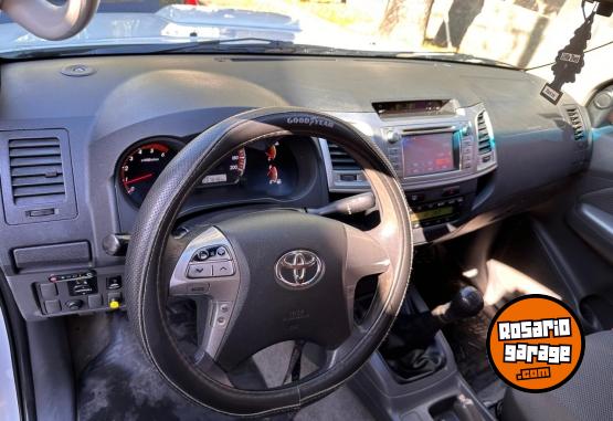 Autos - Toyota hillux 2013 Nafta 257000Km - En Venta