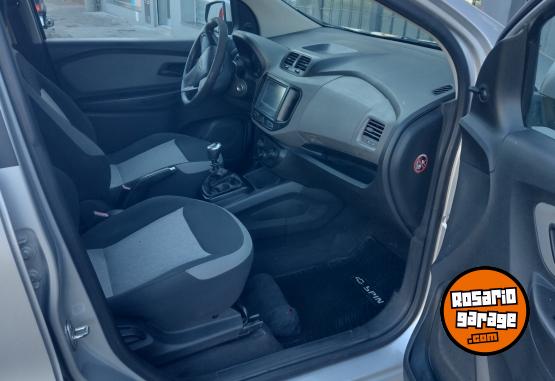 Autos - Chevrolet Spin 2016 Nafta 97000Km - En Venta