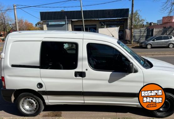 Utilitarios - Peugeot partner 2017 Nafta 290000Km - En Venta