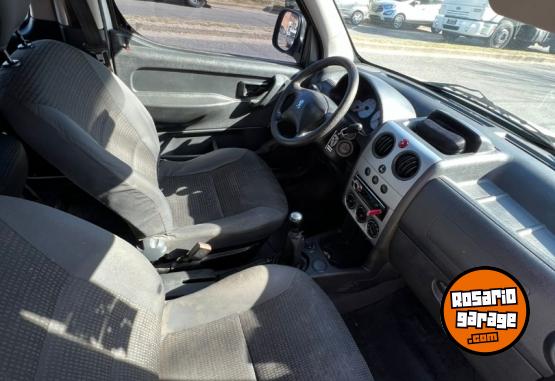 Utilitarios - Peugeot partner 2017 Nafta 290000Km - En Venta