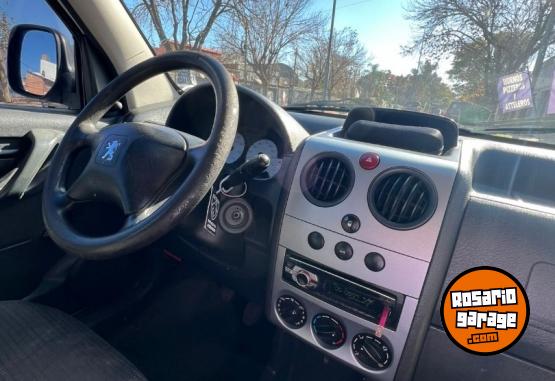 Utilitarios - Peugeot partner 2017 Nafta 290000Km - En Venta