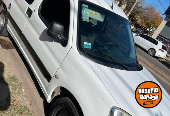 Autos - Peugeot Partner 2017 Nafta 200000Km - En Venta