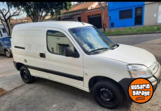 Utilitarios - Citroen BERLINGO FURGON HDI 2015 Diesel 230000Km - En Venta