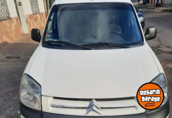 Utilitarios - Citroen BERLINGO FURGON HDI 2015 Diesel 230000Km - En Venta