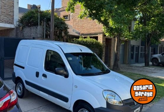 Utilitarios - Renault Kangoo 2015 GNC 160000Km - En Venta