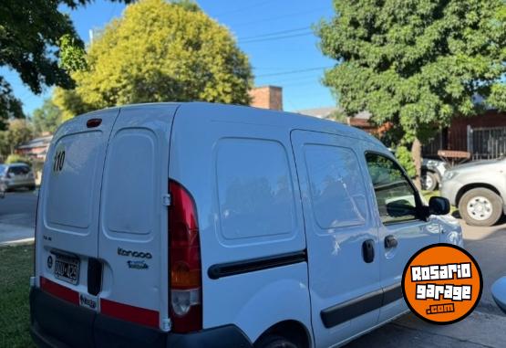 Utilitarios - Renault Kangoo 2015 GNC 160000Km - En Venta