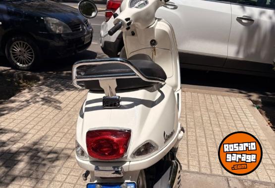 Motos - Vespa Automatica 2019 Nafta 8500Km - En Venta