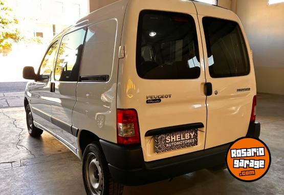 Utilitarios - Peugeot Partner 2021 Diesel 125000Km - En Venta