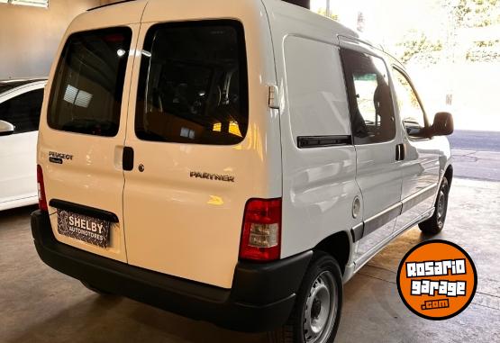 Utilitarios - Peugeot Partner 2021 Diesel 125000Km - En Venta
