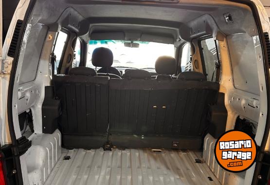 Utilitarios - Peugeot Partner 2021 Diesel 125000Km - En Venta