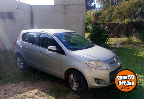 Autos - Fiat essence 1.6 5 puertas 2014 Nafta 147000Km - En Venta