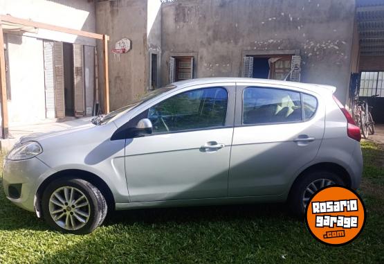 Autos - Fiat essence 1.6 5 puertas 2014 Nafta 147000Km - En Venta