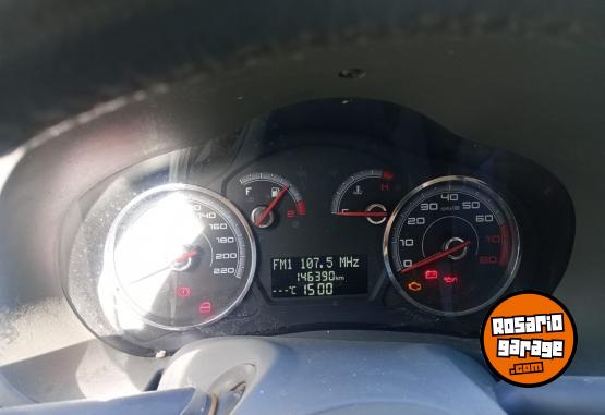Autos - Fiat essence 1.6 5 puertas 2014 Nafta 147000Km - En Venta